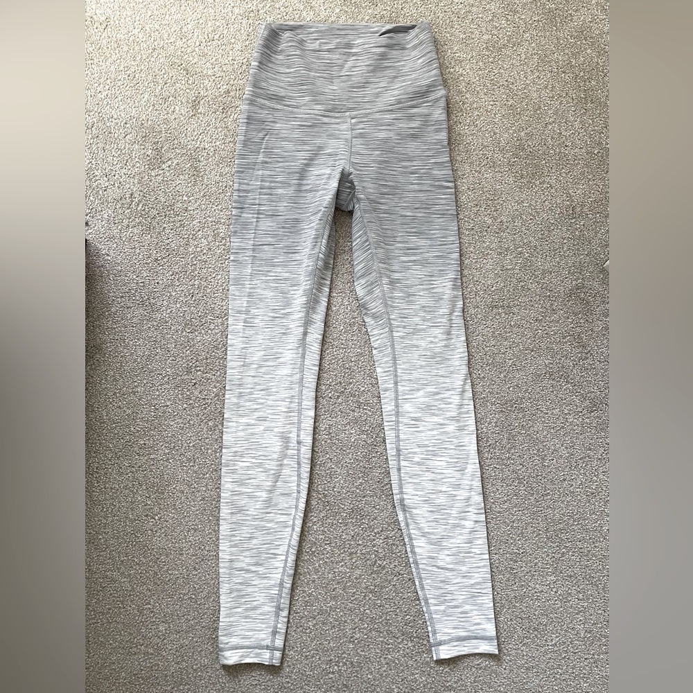 Lululemon women’s leggings size 4